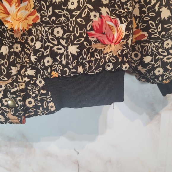 Reversible Floral Lightweight Puffer Jacket - Picture 9 of 12